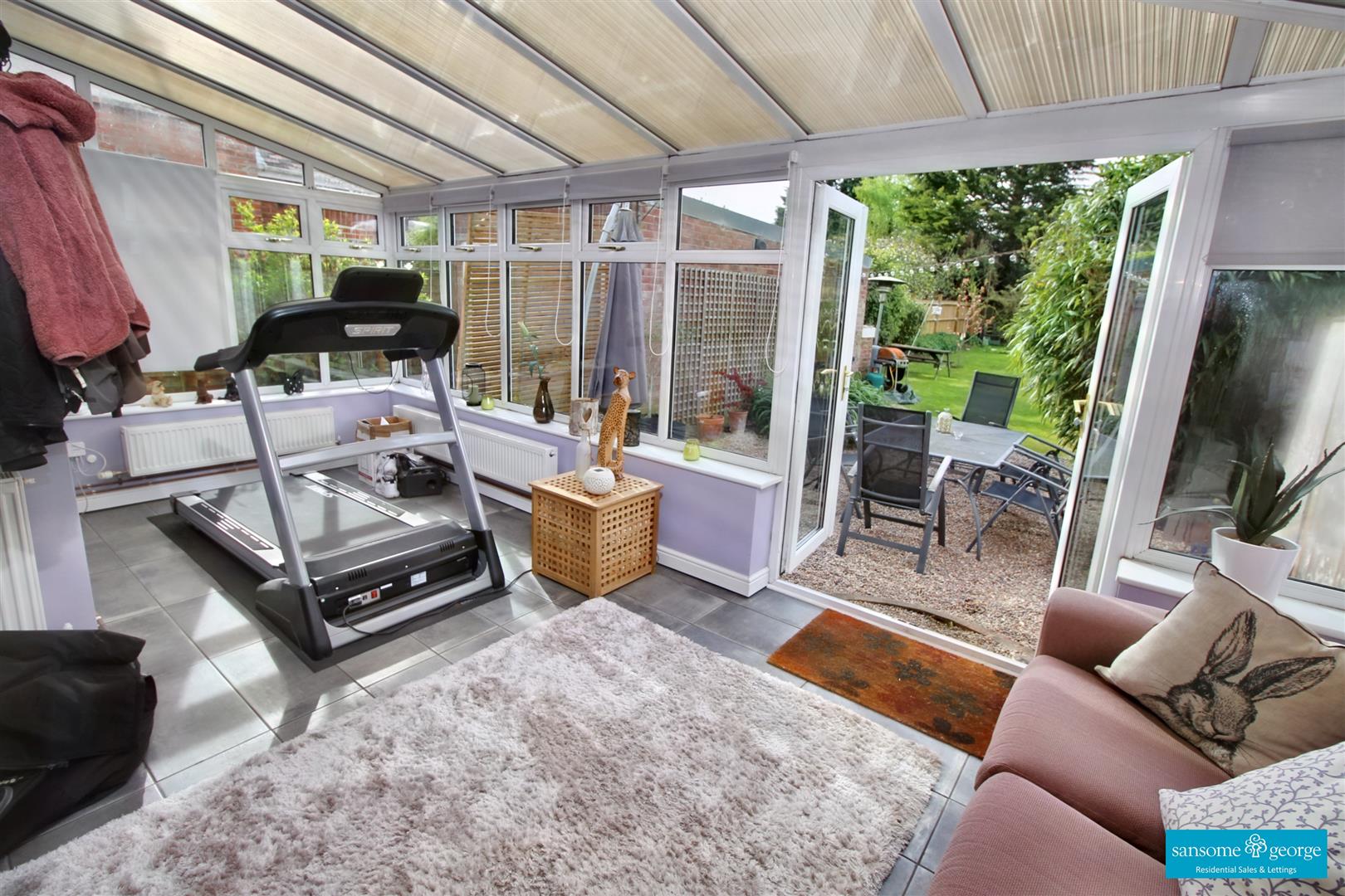 Woodland Drive, Tilehurst, Reading